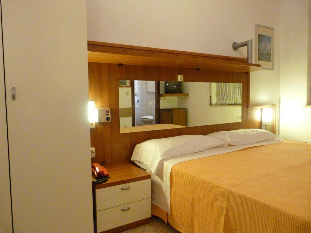 Hotel Bologna San Benedetto del Tronto Bilik gambar