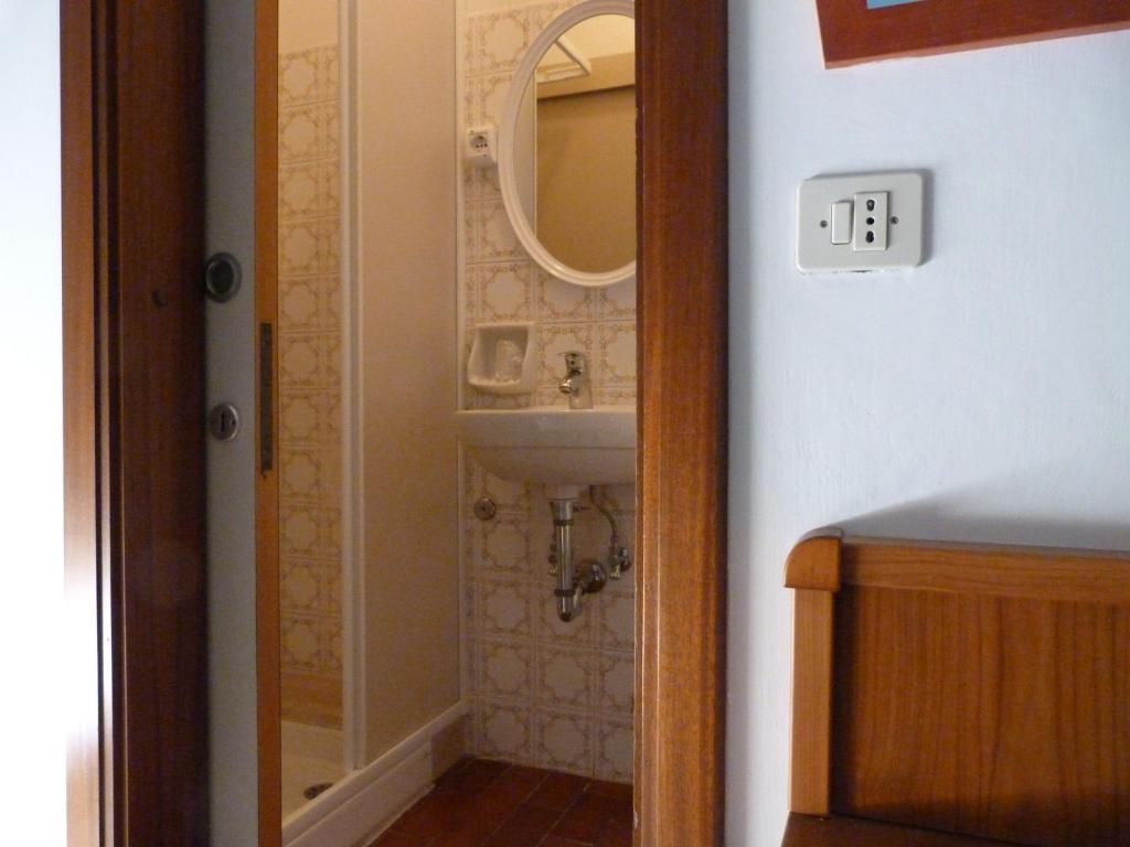 Hotel Bologna San Benedetto del Tronto Bilik gambar