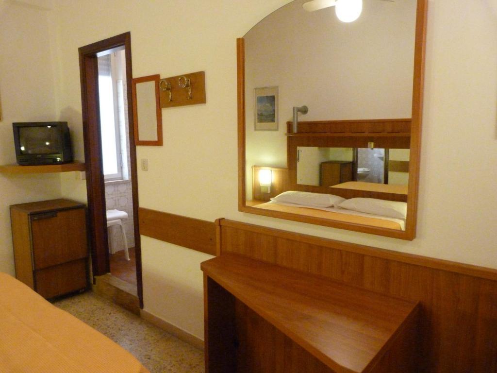 Hotel Bologna San Benedetto del Tronto Bilik gambar